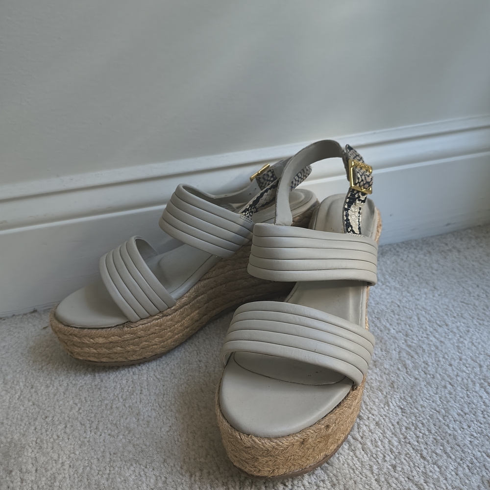 Kaanas Gray Platform Wedges with Gold Accent
